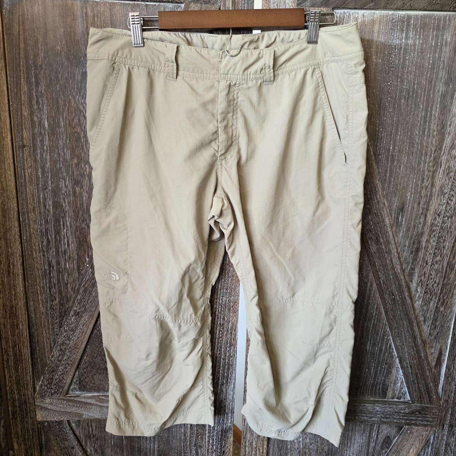 The North Face Pants Women's Size 14 Beige Cargo Pockets Hiking Nylon Cropped